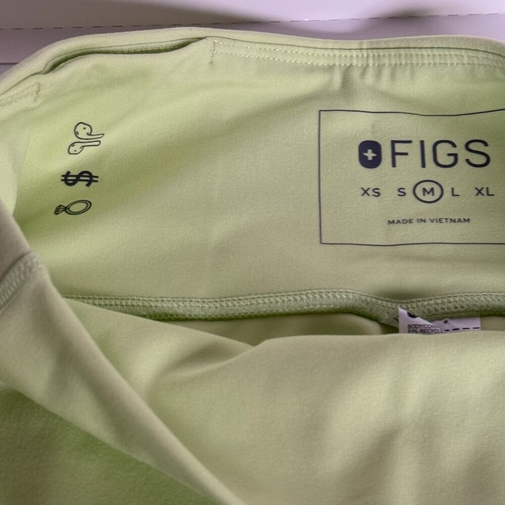 FIGS High Waisted Biker Shorts, Neon Green with Pockets Size M - Picture 3 of 6